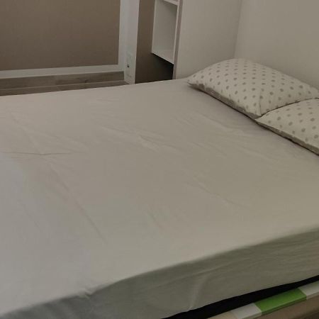 Cinema House Single & Double Rooms & Studio Apartments Pula Luaran gambar