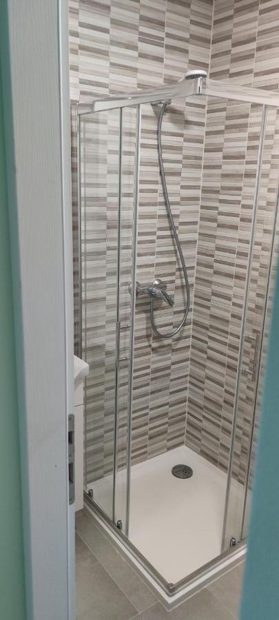 Cinema House Single & Double Rooms & Studio Apartments Pula Luaran gambar