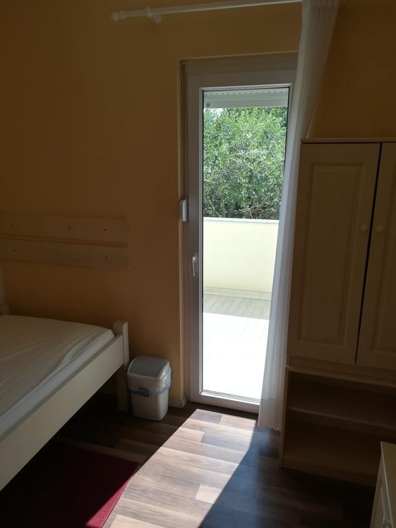 Cinema House Single & Double Rooms & Studio Apartments Pula Luaran gambar