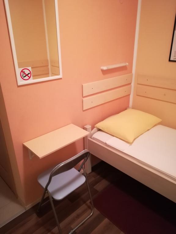 Cinema House Single & Double Rooms & Studio Apartments Pula Luaran gambar