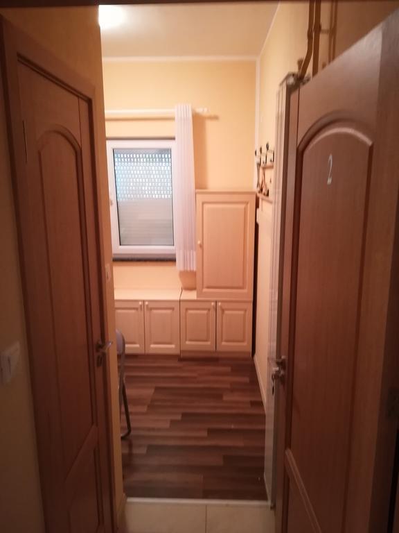 Cinema House Single & Double Rooms & Studio Apartments Pula Luaran gambar