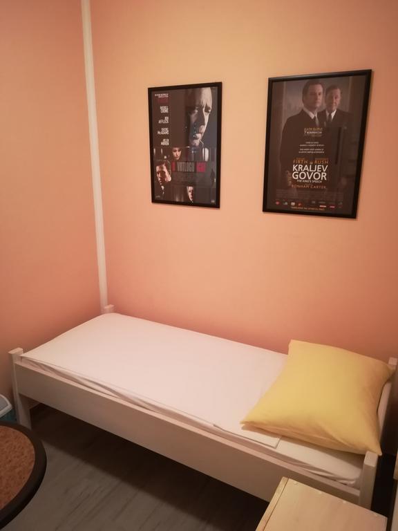 Cinema House Single & Double Rooms & Studio Apartments Pula Luaran gambar