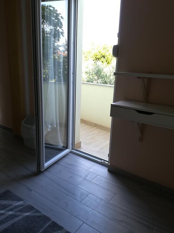 Cinema House Single & Double Rooms & Studio Apartments Pula Luaran gambar