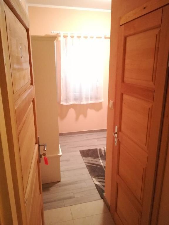 Cinema House Single & Double Rooms & Studio Apartments Pula Luaran gambar