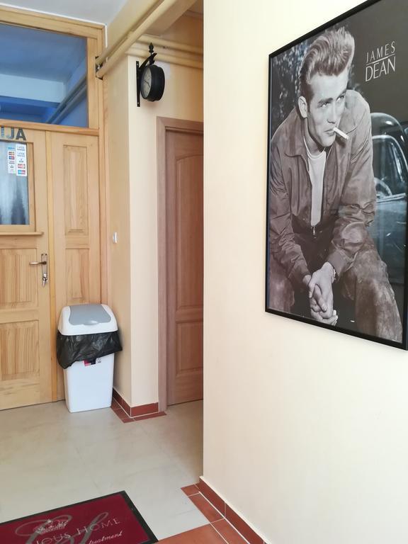 Cinema House Single & Double Rooms & Studio Apartments Pula Luaran gambar